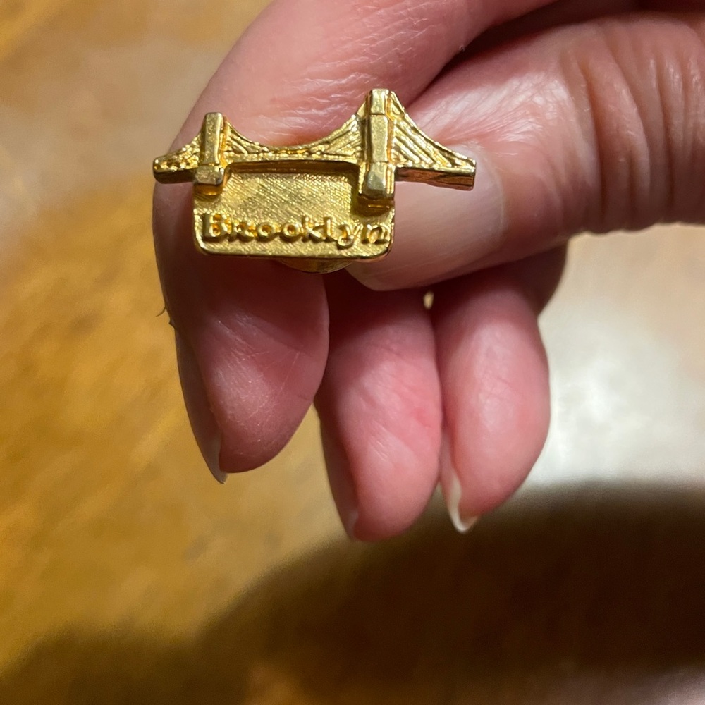 Gold Brooklyn Bridge Pin